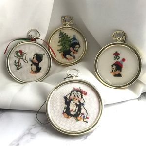 VTG Unique Chilly Willy Needle Point Ornaments Set
